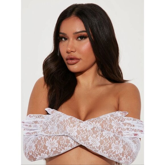 Fashion Nova ✦ White Floral Lace Gloves ✦ Opera-Length Elegant Formal Accessory - Picture 1 of 2